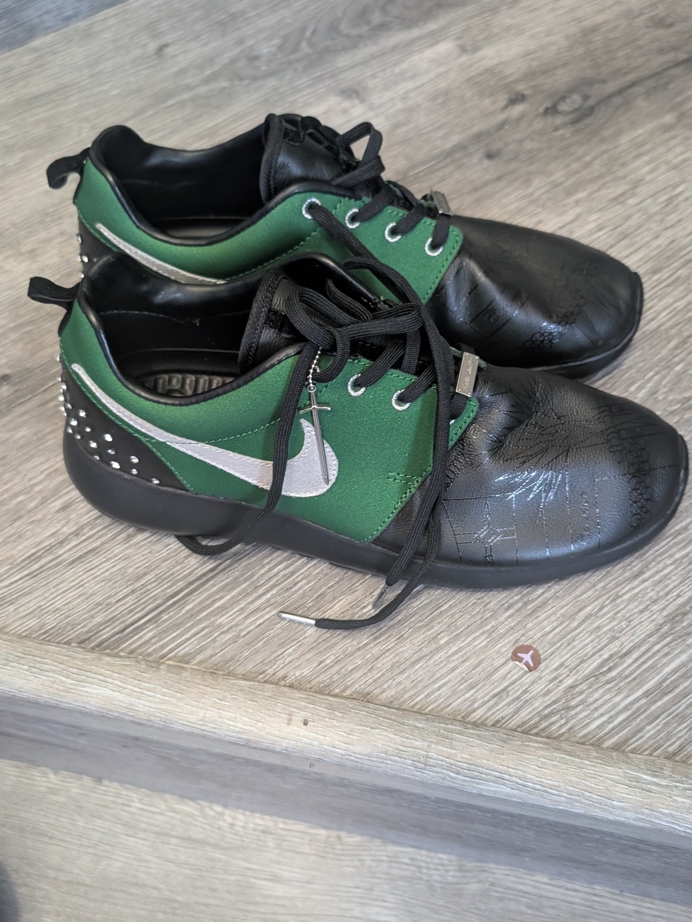 Nike Kids' Green & Black Athletic Sneakers